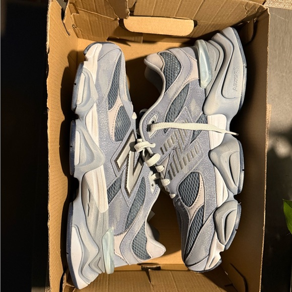 New Balance 9060 - Moon Daze-Grey Days (2023). Brand new with damaged box.